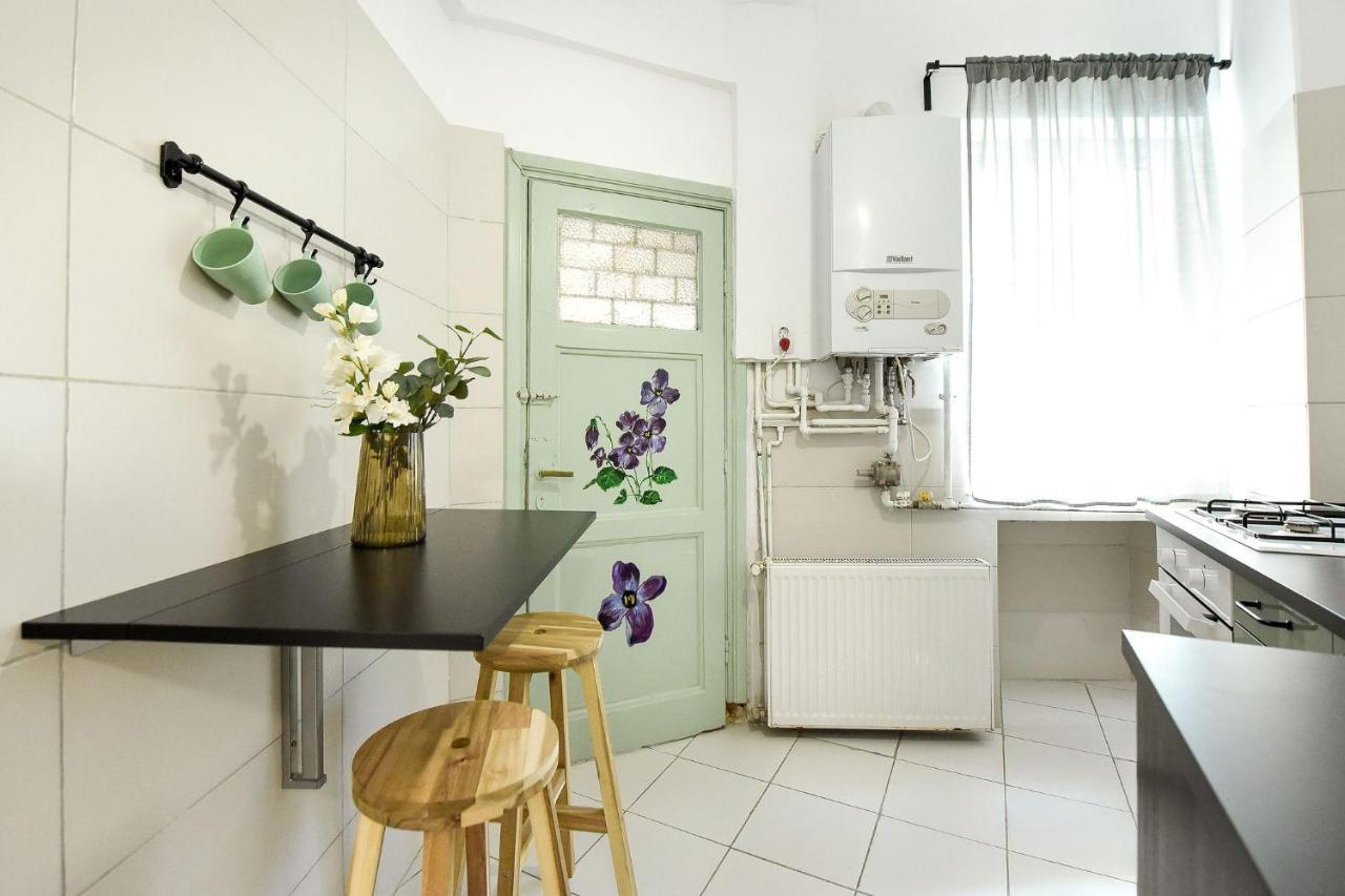 Stylish & Spacious Apartment Near The Old Town - A Touch Of History, A Dash Of Modernity Bukarest Eksteriør billede