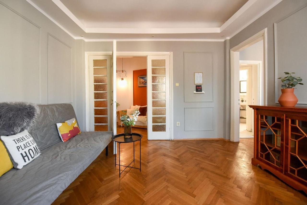 Stylish & Spacious Apartment Near The Old Town - A Touch Of History, A Dash Of Modernity Bukarest Eksteriør billede