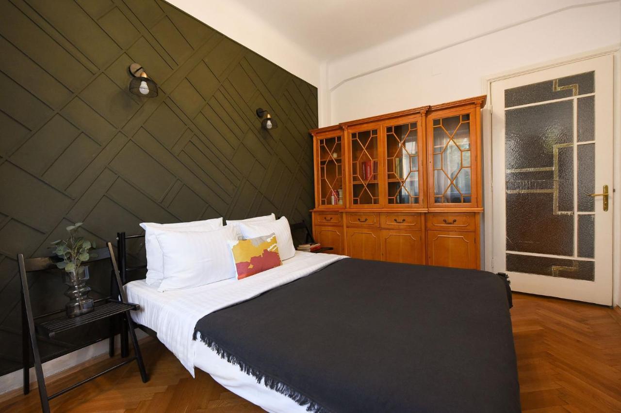 Stylish & Spacious Apartment Near The Old Town - A Touch Of History, A Dash Of Modernity Bukarest Eksteriør billede