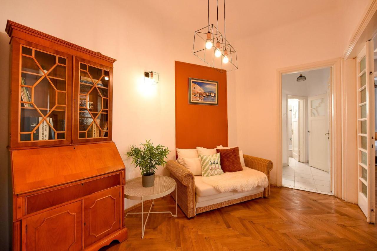 Stylish & Spacious Apartment Near The Old Town - A Touch Of History, A Dash Of Modernity Bukarest Eksteriør billede